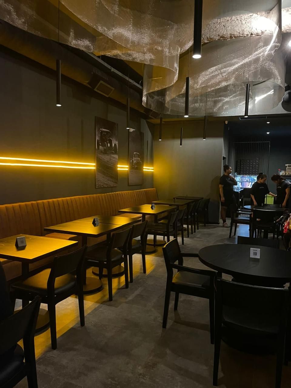 Restaurante con banqueta tapizada